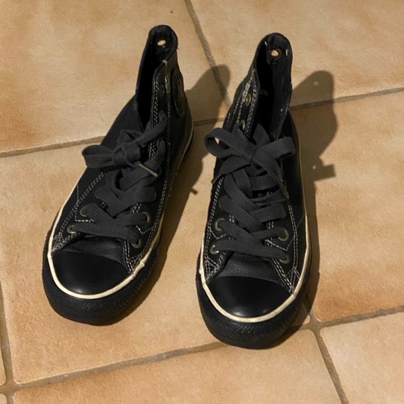 Converse - Picture 2 of 6